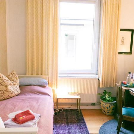 Zimmer In Kuenstlerwohnung Stoccarda Esterno foto