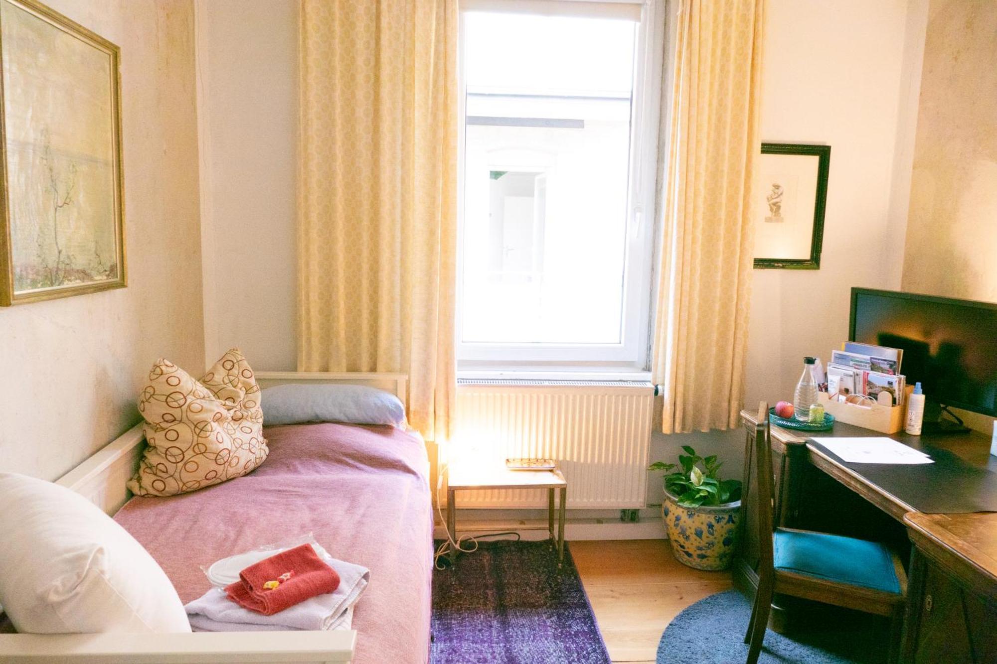 Zimmer In Kuenstlerwohnung Stoccarda Esterno foto